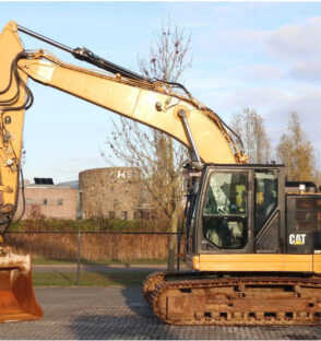 CATERPILLAR 325F EXCAVATOR