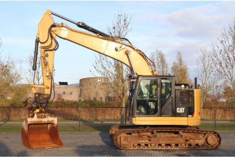 CATERPILLAR 325F EXCAVATOR