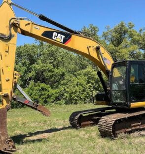 Caterpillar 320 LE EXCAVATOR